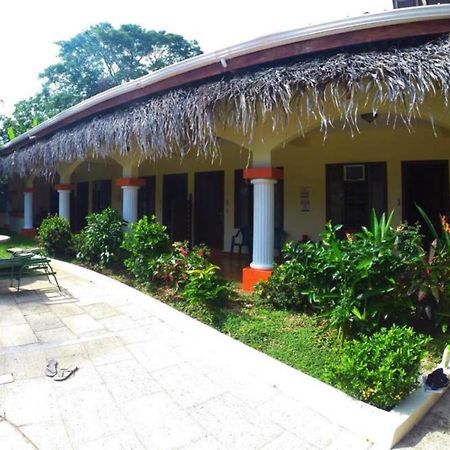 קאריו Hotel Esperanza מראה חיצוני תמונה