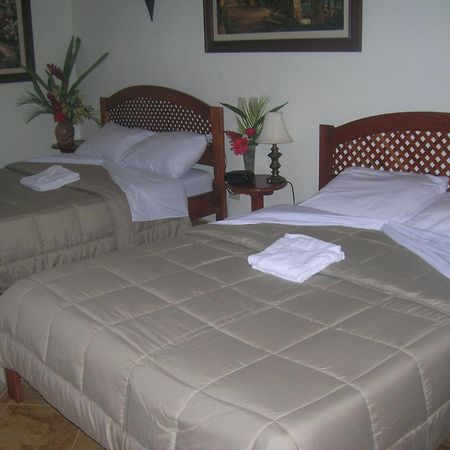 קאריו Hotel Esperanza מראה חיצוני תמונה