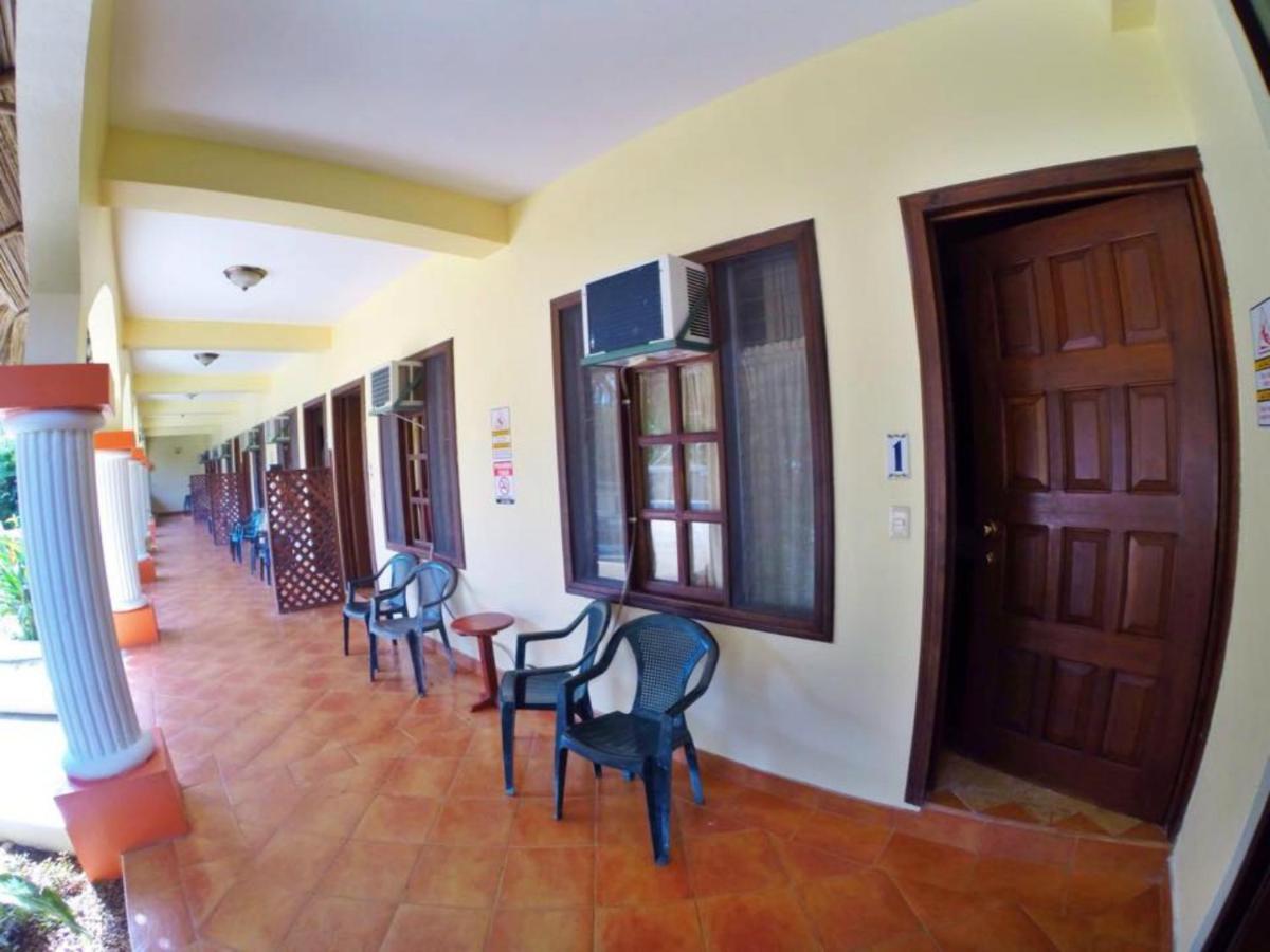 קאריו Hotel Esperanza מראה חיצוני תמונה