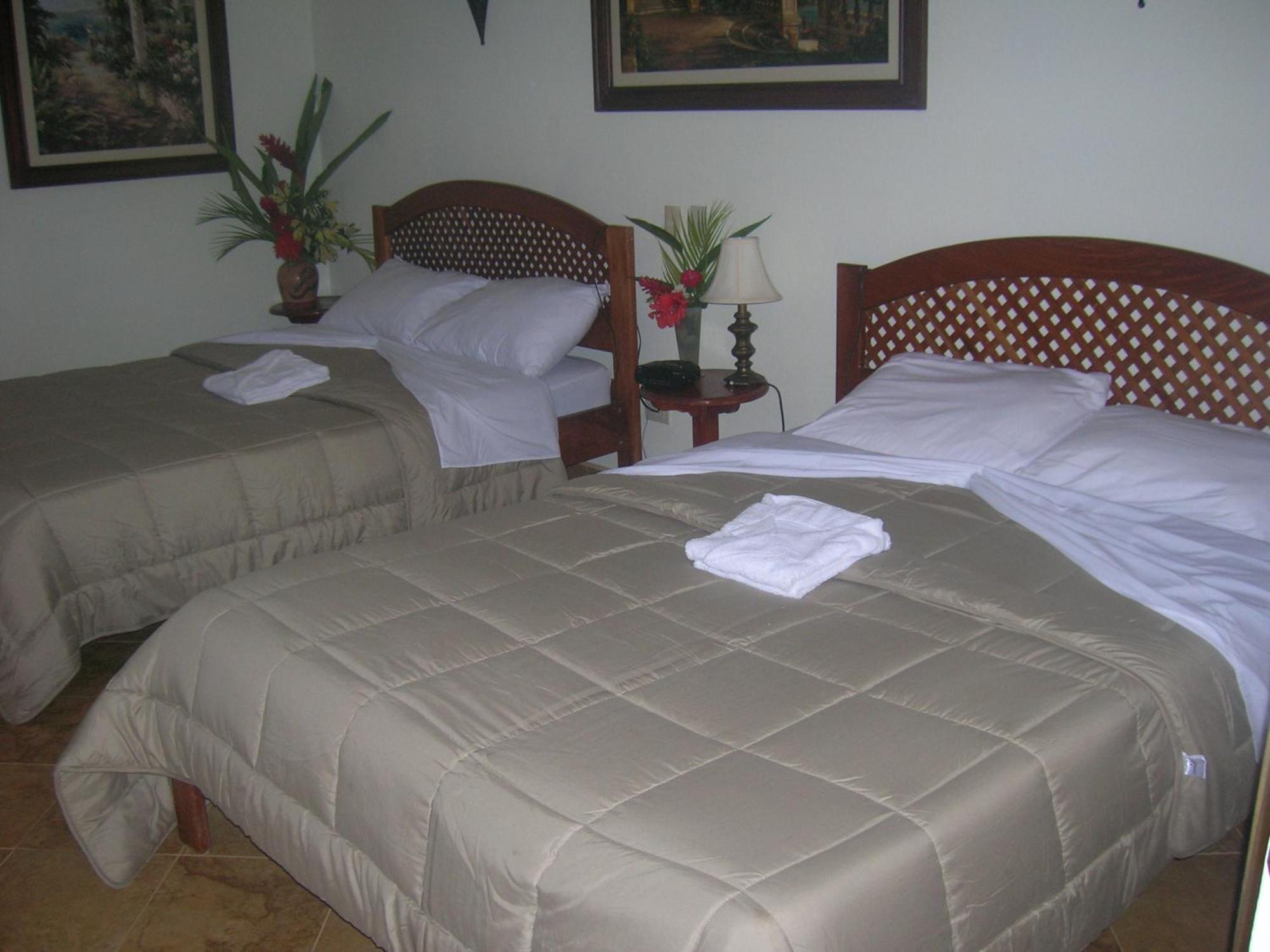 קאריו Hotel Esperanza מראה חיצוני תמונה